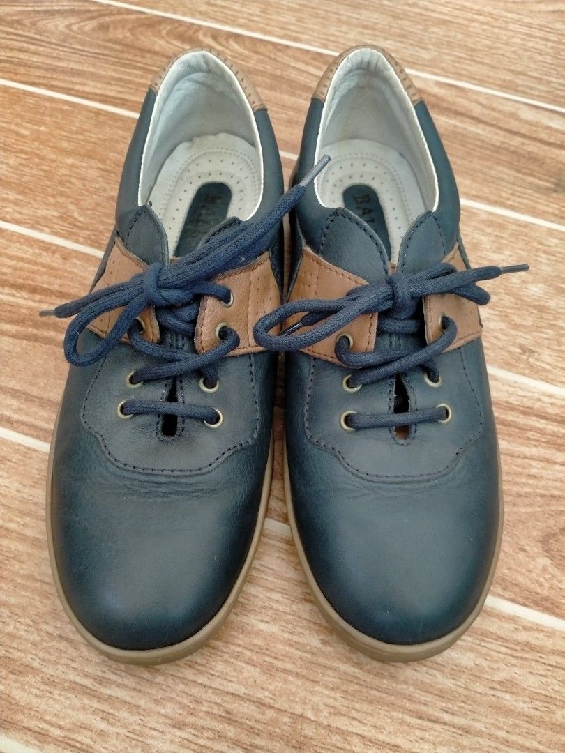 BALLY SHOES (Category: Sneakers) located in Cabuyao City. Submitted by Bike_Clothing10 (Listing ID 1460507097, Image 2). Description: READ FIRST... FOR SALE: BALLY WOMEN LEATHER SHOES Excellent Condition Size 37 PRICE: 1650 + SF PICK UP OR SHIPPING ONLY LOCATION: Cabuyao Laguna -NO COP/COD- PM FOR INQUIRIES... -Thanks-.