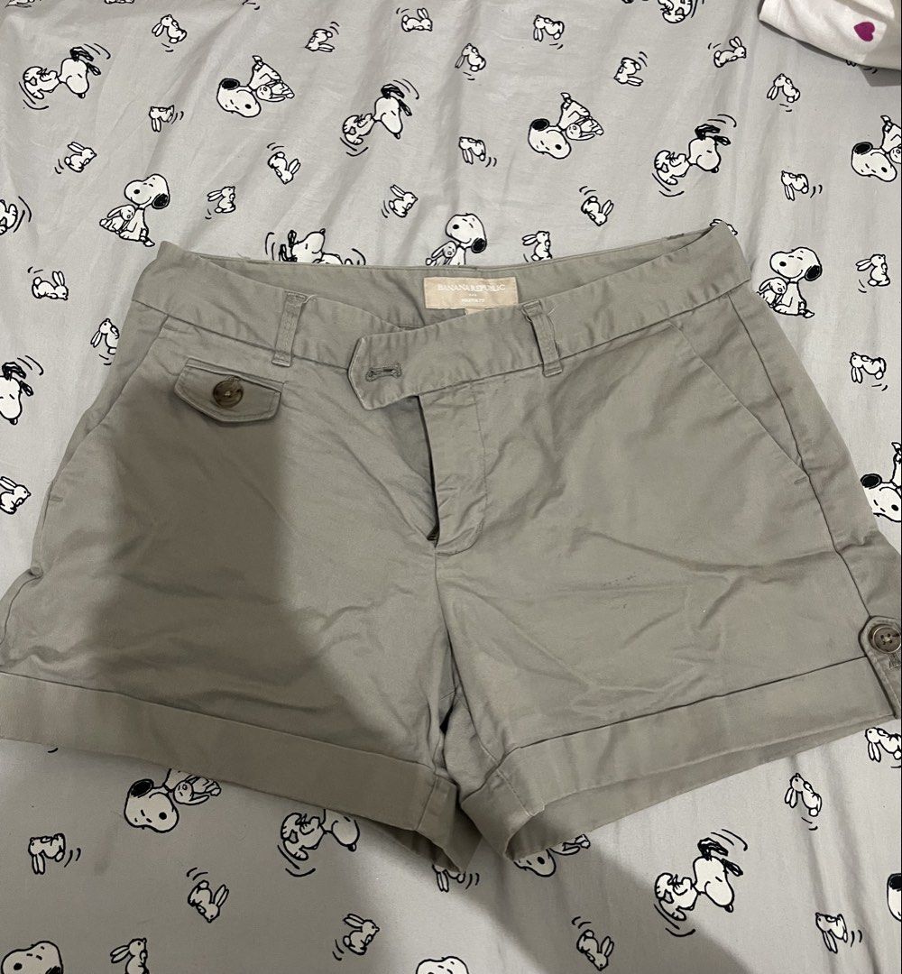 Banana Republic gray shorts (Category: Shorts) located in Caloocan City. Submitted by yourseller.sgm (Listing ID 1460414615, Image 1). Description: Brand new banana republic gray shorts .
