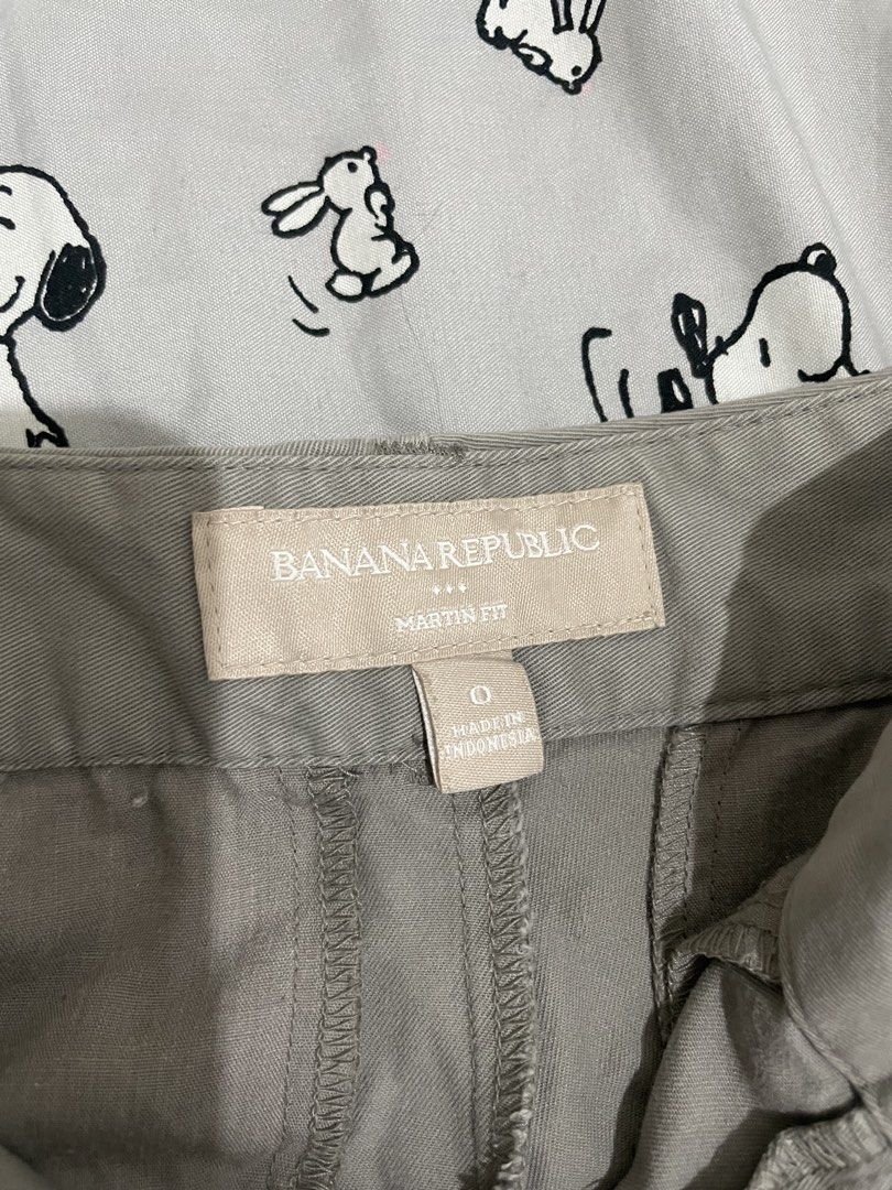 Banana Republic gray shorts (Category: Shorts) located in Caloocan City. Submitted by yourseller.sgm (Listing ID 1460414615, Image 2). Description: Brand new banana republic gray shorts .