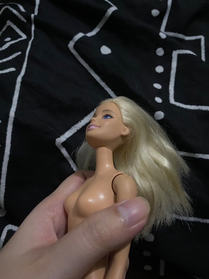 Barbie doll (body only) (Category: Kids Toys) located in Manila. Submitted by barbie0797 (Listing ID 1460475436, Image 3). Description: No crack neck Need cleaning .