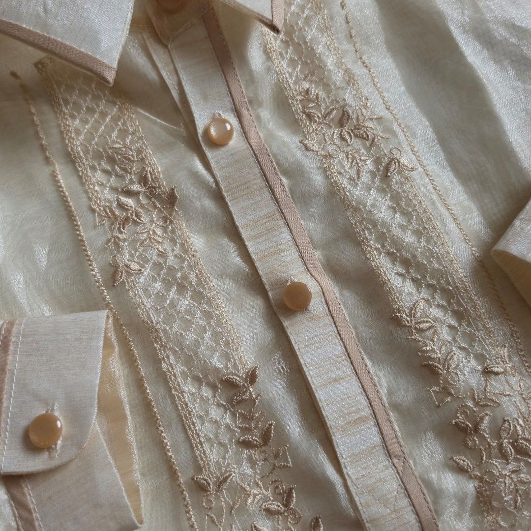 Barong for kids (Category: Babies & Kids Fashion) located in Cebu City. Submitted by myflee_shop (Listing ID 1460317522, Image 3). Description: barong tagalog for boys used 2x lang ito for buwan ng wika in school can fit 6-7yrs old see measurements posted 350 only ❗️collar has some bubbles. pls see pic. not obvious when worn..
