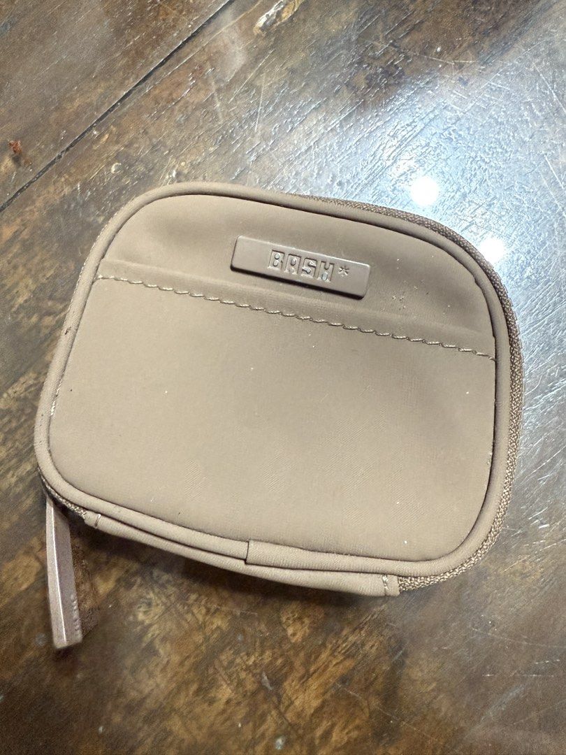 BASH Cardholder (Category: Purses & Pouches) located in Iloilo. Submitted by qwertrisha (Listing ID 1460424461, Image 2). Description: - Bash cardholder - Can be used as a coin purse or card holder - Main zippered compartment with internal card slots - Small ring attached to the side - Zipper closure - Ideal for organizing small essentials.