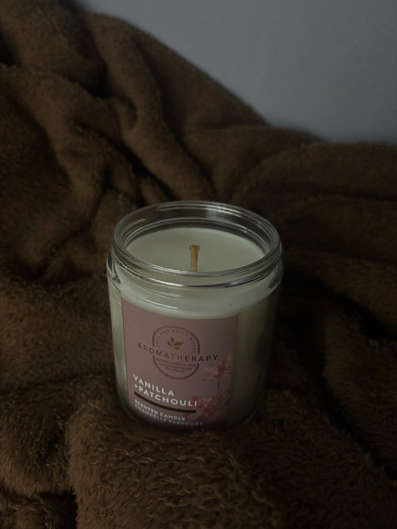 Bath & Body Works Aromatherapy Vanilla + Patchouli Scented Candle (Category: Home Fragrance) located in Zamboanga. Submitted by silverfrost (Listing ID 1460426537, Image 2). Description: 📌 1 Wick Vanilla + Patchouli Weight: 7 oz (approx. 198 grm Fragrance notes: sweet vanilla patchouli, Italian bergamot, and cedarwood..
