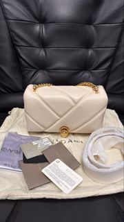 (Category: ) located in . Submitted by as_luxe (Listing ID 1460343476, Image 1). Description: .