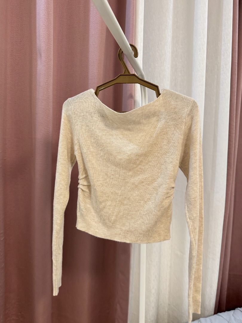 Beige Ruched V-Neck Long Sleeve Cropped Top (Category: Longsleeves) located in Butuan. Submitted by notcwp (Listing ID 1460333717, Image 3). Description: - Cute beige long sleeve top - Flattering ruched detail at the front - V-neckline - Soft and stretchy material - Versatile: pairs well with jeans or skirts - Ideal for casual outings or nights with friends - Easy to style and comfortable to wear.