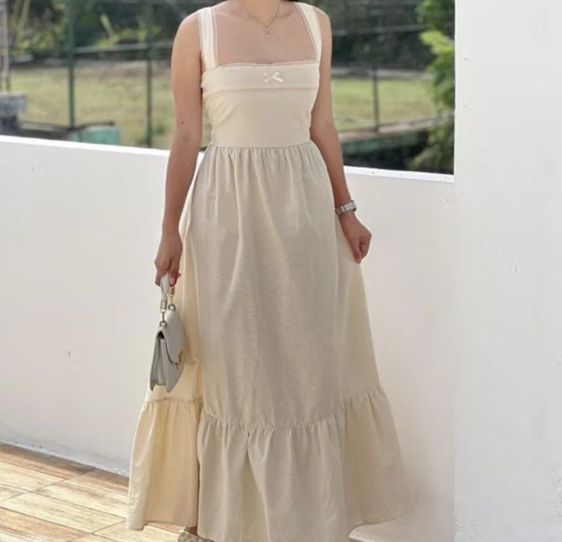 Beige sundress maxi dress (Category: Dresses) located in Mandaue City. Submitted by Currentcrs (Listing ID 1460359708, Image 1). Description: .
