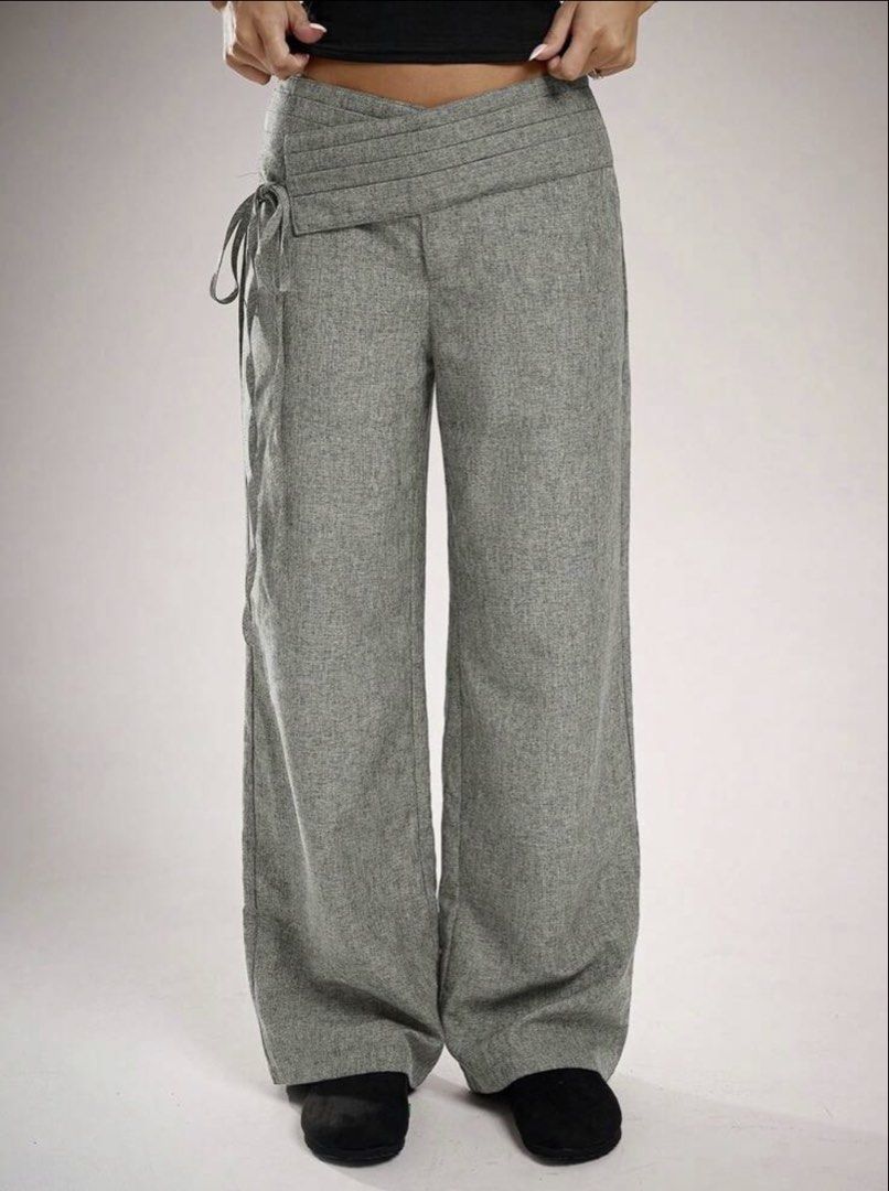 Beige/Khaki pants (Category: Jeans) located in Quezon City. Submitted by declutter.yna (Listing ID 1460393131, Image 1). Description: .