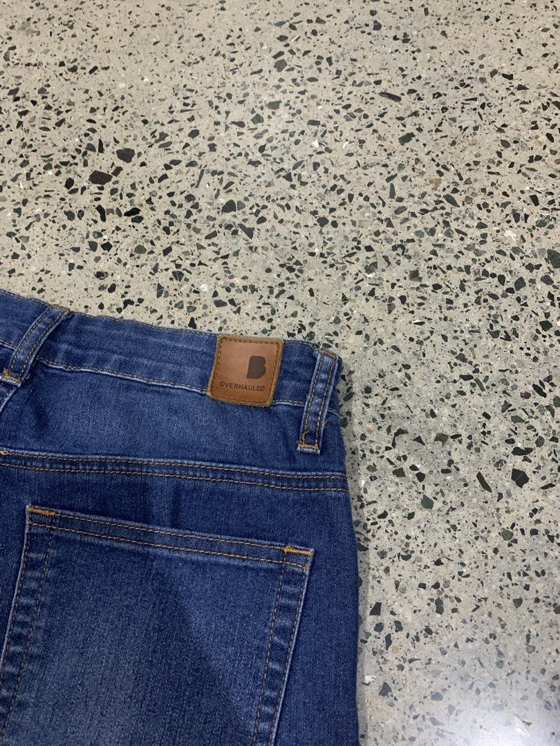 BENCH Blue Denim Jeans Size 28 (Category: Jeans) located in Las Pinas. Submitted by p.j.c.a.r.o.u.s.e.l.l.i.n.g (Listing ID 1460324475, Image 3). Description: - Brand: Bench - Type: Blue Denim Jeans - Fit: Straight Leg - Size: 28 - Closure: Button and Zip - Features: Classic five-pocket styling.