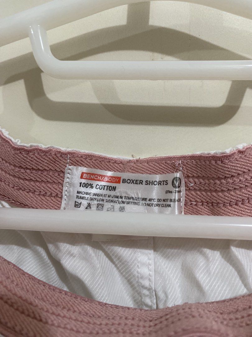 Bench Cotton Boxer Shorts White (Category: Shorts) located in Taguig. Submitted by maly01_ (Listing ID 1460405197, Image 3). Description: dm for inquiries :).