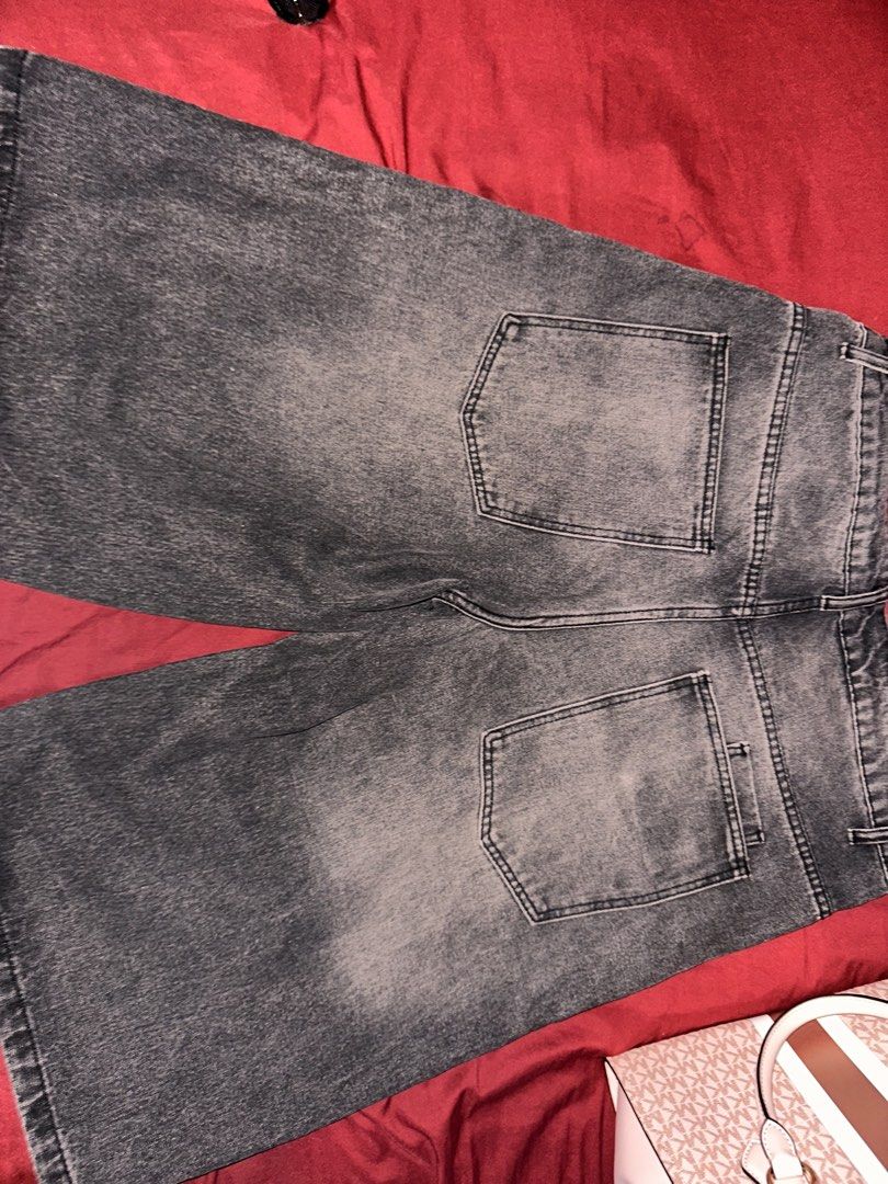 BENCH Jorts - Black Large (Category: Shorts) located in Manila. Submitted by tantan012 (Listing ID 1460459866, Image 3). Description: Brand new Doubled purchased.