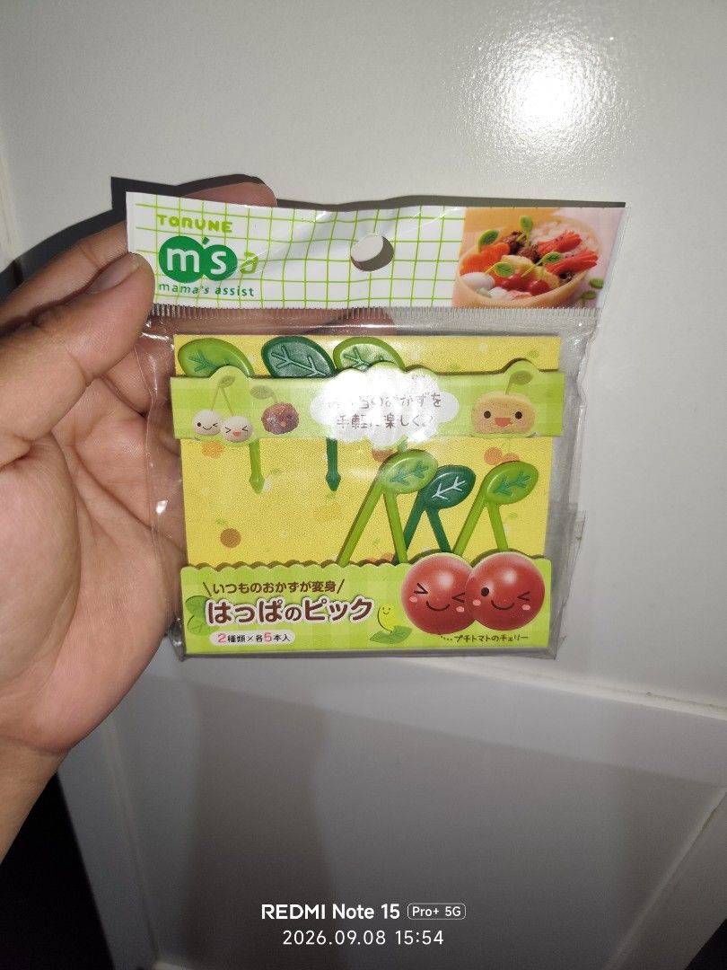 Bento food picks half (Category: Dinnerware & Cutlery) located in San Jose. Submitted by littlezcloset (Listing ID 1460389461, Image 3). Description: half only..