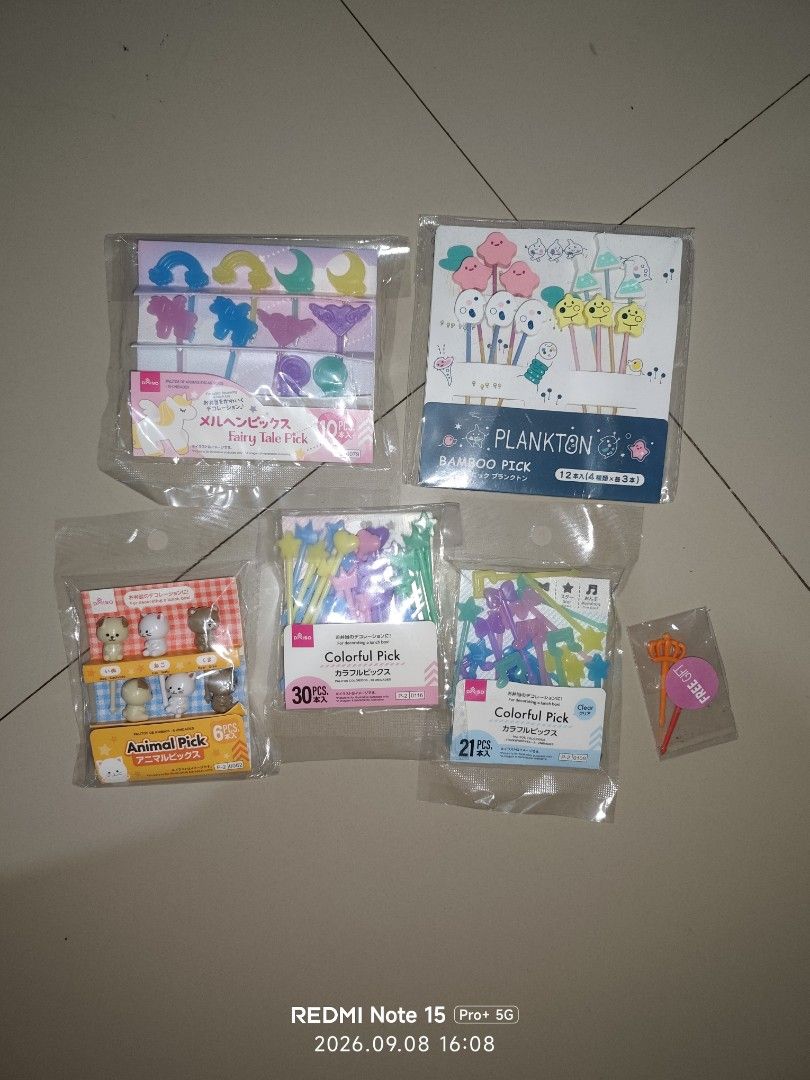 Bento food picks take all only (Category: Dinnerware & Cutlery) located in San Jose. Submitted by littlezcloset (Listing ID 1460392686, Image 2). Description: selling it low. rfs: hoarded too much & double orders.
