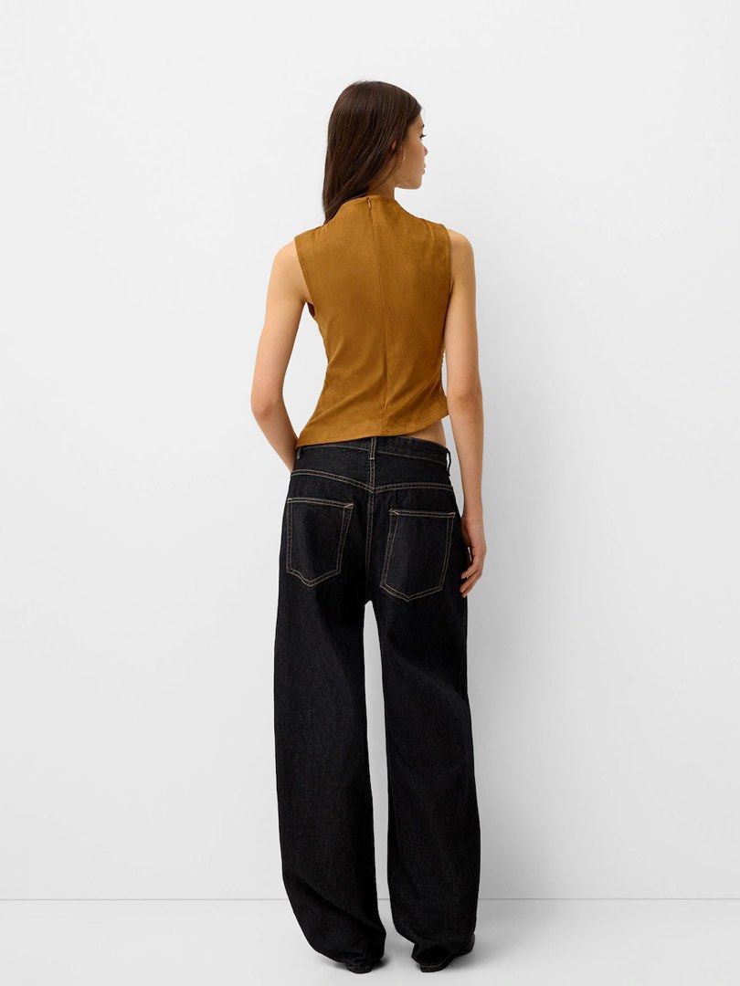 BERSHKA Brown Suede Sleeveless Top (Category: Sleeveless) located in Cebu City. Submitted by zarizariii___ (Listing ID 1460322478, Image 3). Description: Used twice!! Got this for ₱2k.