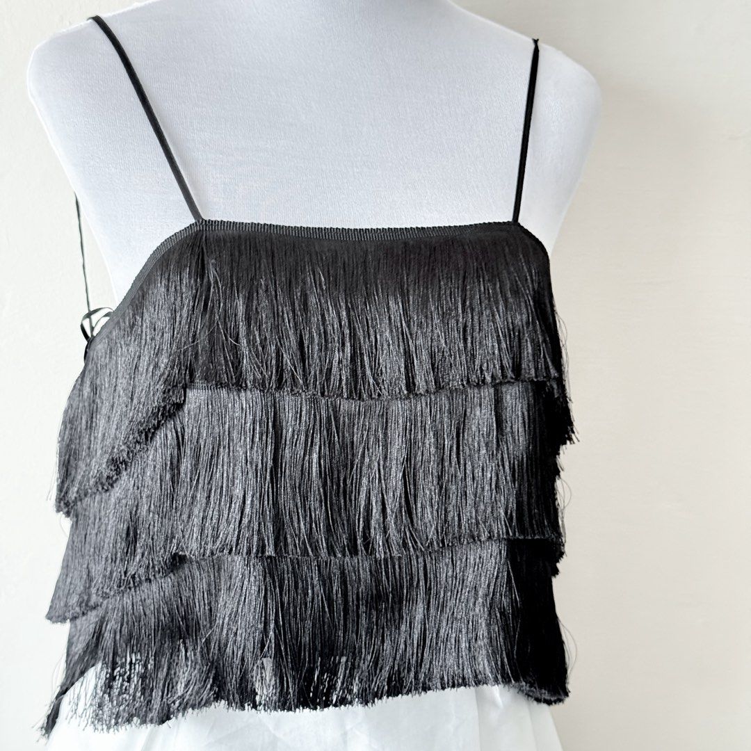 Bershka Fringe Top (Category: Others Tops) located in Antipolo. Submitted by rosywardrobe (Listing ID 1460496655, Image 3). Description: 🎀 MAKE READING A HABIT 🎀 • No order form, no reservation! • Strictly 1 day reservation • Payment first before order processing • No return, No exchange • Don’t make an offer if you’re not 100% sure • No shipping every weekends — PAYMENT CHANNELS — • GCash • Gotyme • Maya • BDO • BPI • Unionbank — DELIVERY METH
