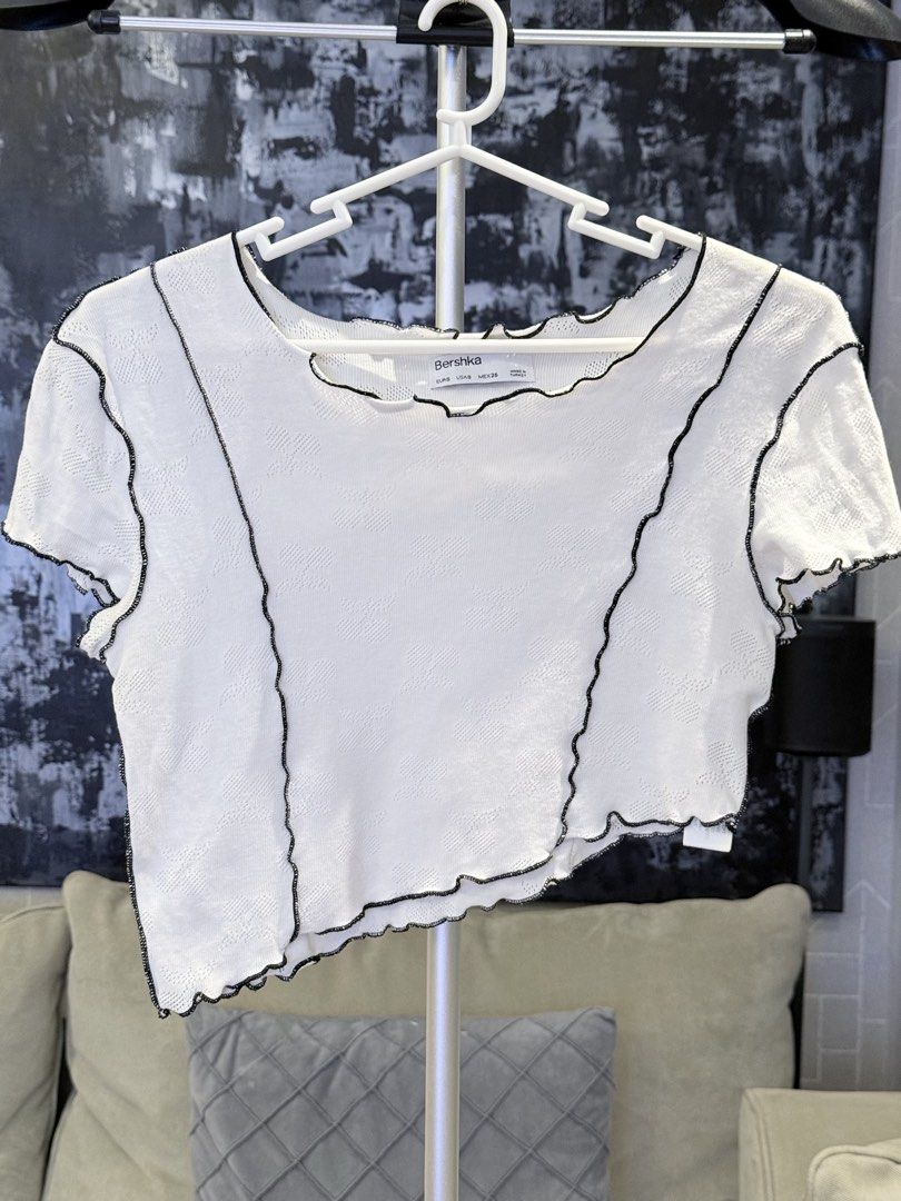 Bershka white waffle top midrib (Category: Babies & Kids Fashion) located in Taguig. Submitted by annebydesign (Listing ID 1460377388, Image 1). Description: Beshka waffle shirt ₱200 Washed but never used. Malaki pa Fits 12-15yo or pang small size adult .
