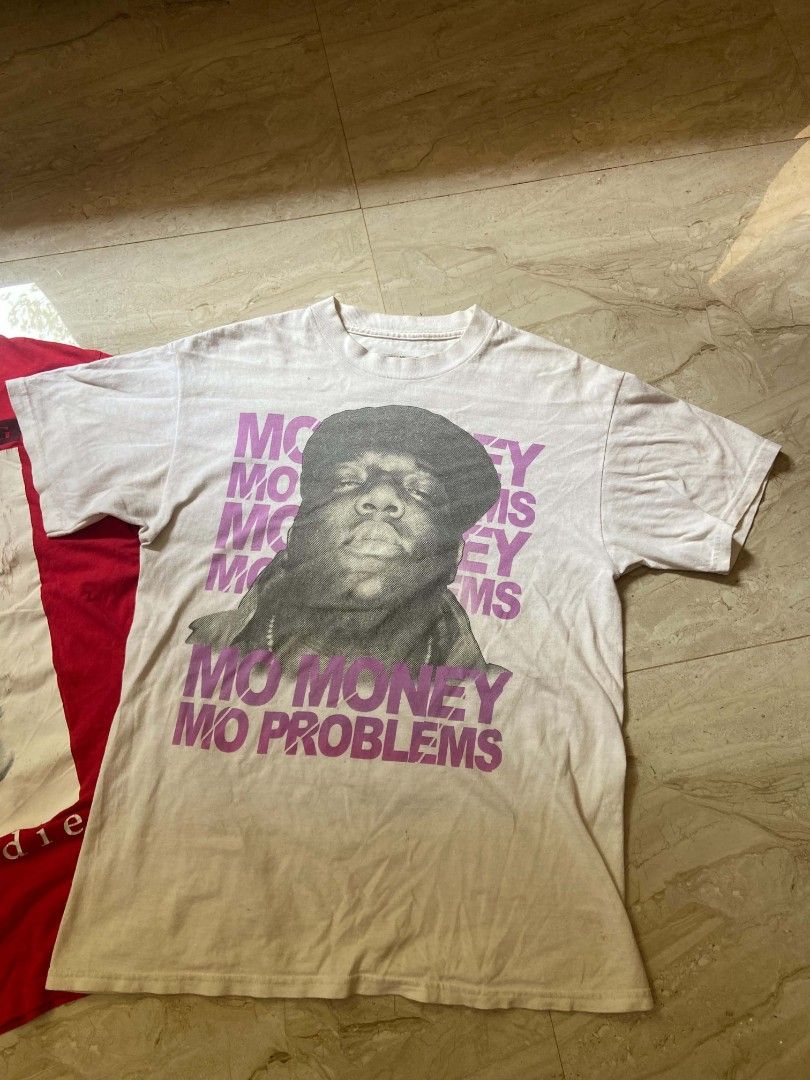 BIG NOTORIOUS WHITE BROOKLYN MINK TAG LARGE (Category: Tshirts & Polo Shirts ) located in Manila. Submitted by lilsintenel (Listing ID 1460420296, Image 1). Description: - White Brooklyn Mint T-shirt - Features iconic Biggie Smalls graphic - Text reads 'Mo Money Mo Problems' - Made from 100% comfortable cotton - Size: Medium - Ideal for hip-hop enthusiasts and fans of Biggie Smalls.