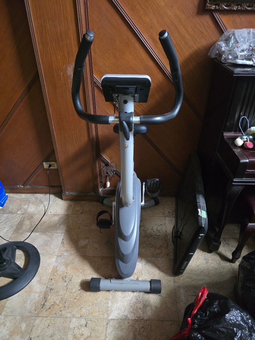 Bike Athletic 280BV (Category: Cardio & Fitness Machines) located in Mandaluyong City. Submitted by true.sneaks (Listing ID 1460478148, Image 2). Description: For Sale Bike Athletic 280BV Cardio Machine Used (Like New) RFS: Hindi na nagagamit 7,000 Mandaluyong.