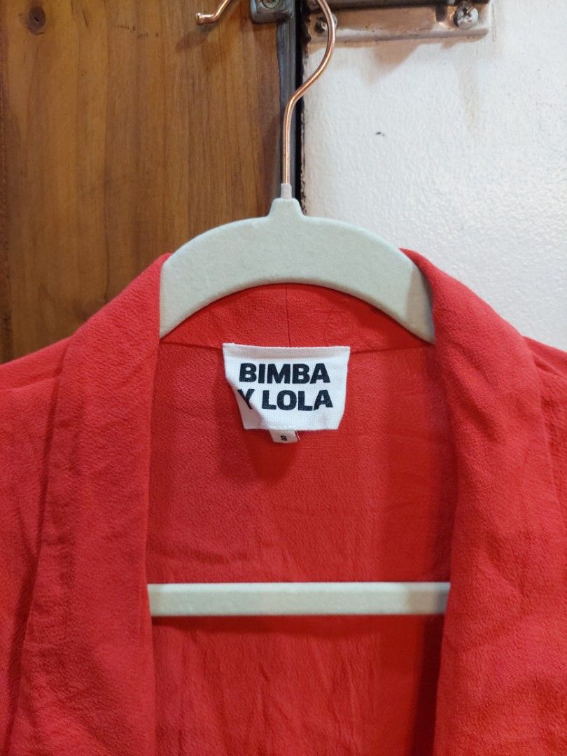 BIMBA Y LOLA RED WRAP DRESS (Category: Dresses) located in San Pedro. Submitted by cyanide.slug.cat (Listing ID 1460340524, Image 3). Description: medium 30" waist 37" length first photo for fit ref.