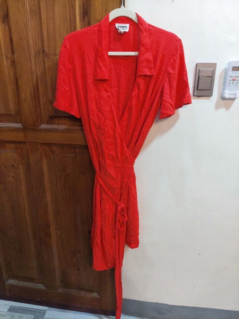 BIMBA Y LOLA RED WRAP DRESS (Category: Dresses) located in San Pedro. Submitted by cyanide.slug.cat (Listing ID 1460340524, Image 2). Description: medium 30" waist 37" length first photo for fit ref.