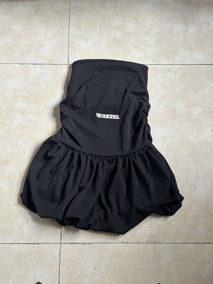 Black Balloon Dress (Category: Dresses) located in Cainta. Submitted by pascheey2018 (Listing ID 1460343072, Image 1). Description: .
