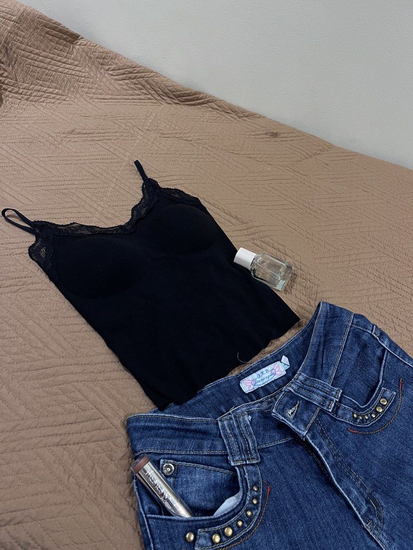 Black camisole top (Category: Sleeveless) located in Quezon City. Submitted by bananaramallama (Listing ID 1460446466, Image 1). Description: .