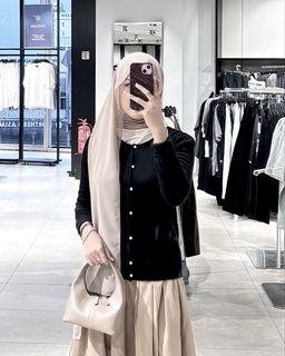 (Category: ) located in . Submitted by iycaapreloved (Listing ID 1460442346, Image 1). Description: .