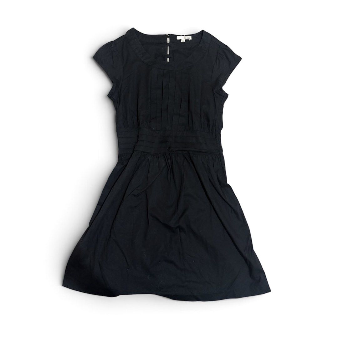 Black Dress (Category: Dresses) located in Angeles City. Submitted by preloved.860 (Listing ID 1460492414, Image 1). Description: Once used.