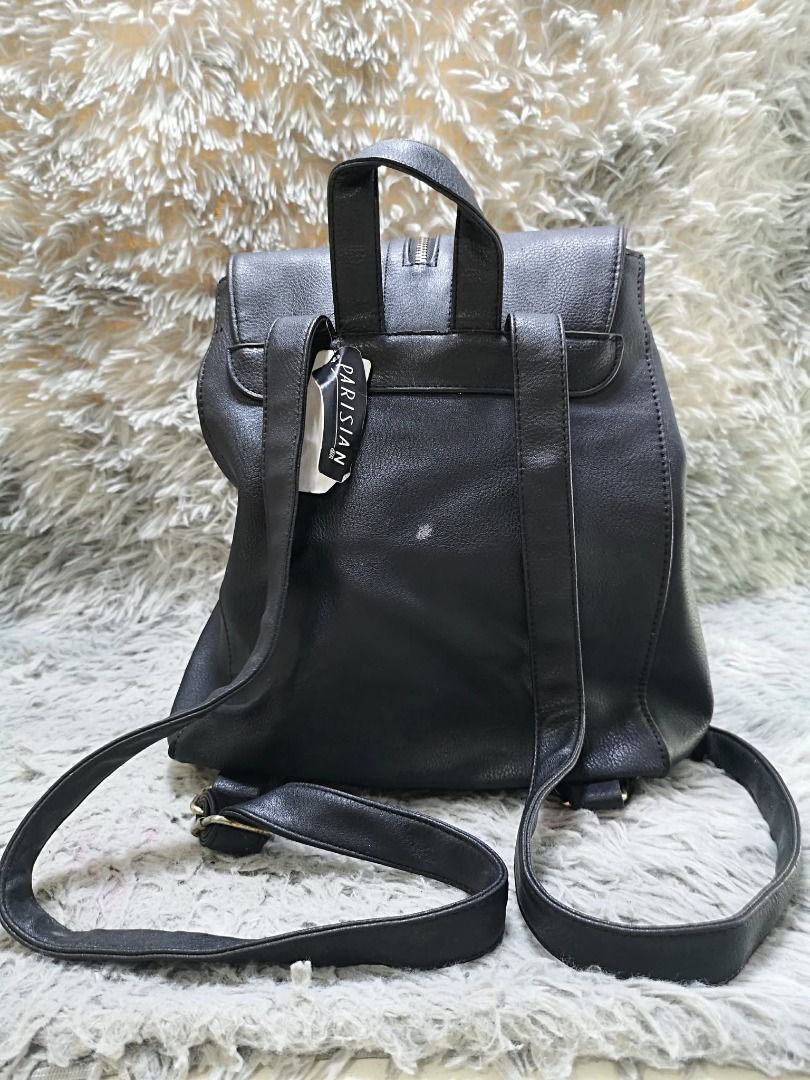Black leather Backpack Bag (Category: Backpacks) located in Santa Cruz. Submitted by jmy_surplus.2 (Listing ID 1460454105, Image 2). Description: Size ; L - 14 W - 10.4 Color ; Black Type ; Backpack bag Brand ; No brand Material ; Leather Style ; Black leather Front Pockets Backpack bag LR 169 JMY 5 Batch #218.