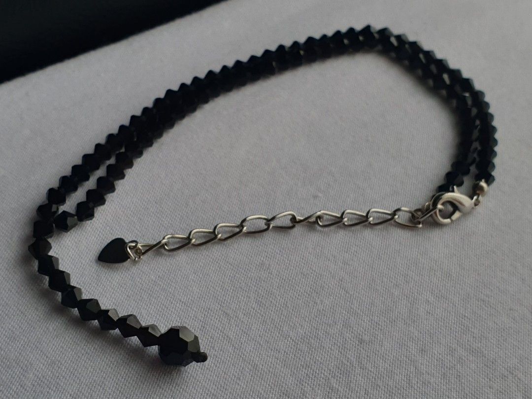 Black Onyx Necklace (Category: Necklaces) located in Quezon City. Submitted by WasalakTwo (Listing ID 1460312903, Image 1). Description: Bought in Japan High quality Goodcondition Clean and presentable 35cm to 41cm Open for delivery nationwide.