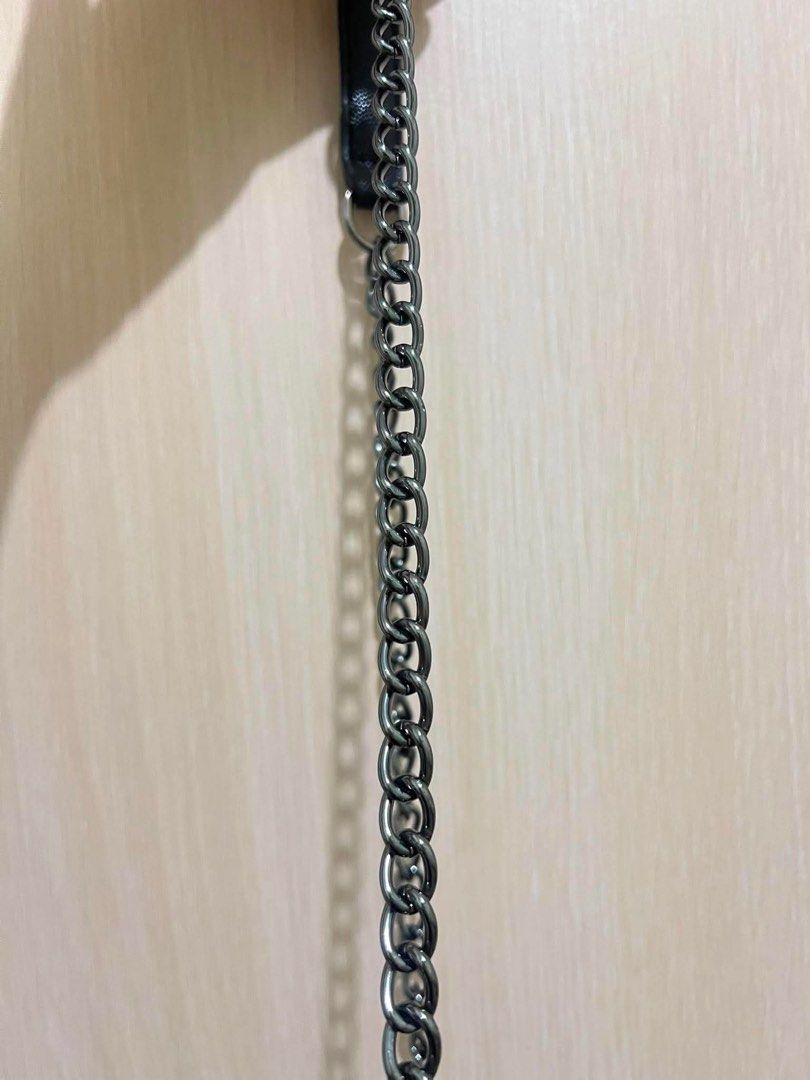 Black Quilted Chain Shoulder Bag (Category: Shoulder Bags) located in Manila. Submitted by tineshoppe (Listing ID 1460464881, Image 3). Description: - Not yet used, still in brand new condition - with box & dust bag - Spacious enough for essentials - Ideal for evenings out or adding a chic touch.
