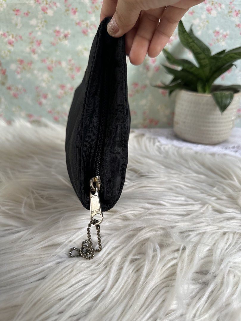 Black Quilted Cosmetic Pouch (Category: Purses & Pouches) located in Davao. Submitted by favoritepreloved (Listing ID 1460394852, Image 3). Description: 💜 12cm height x 16.5cm width.