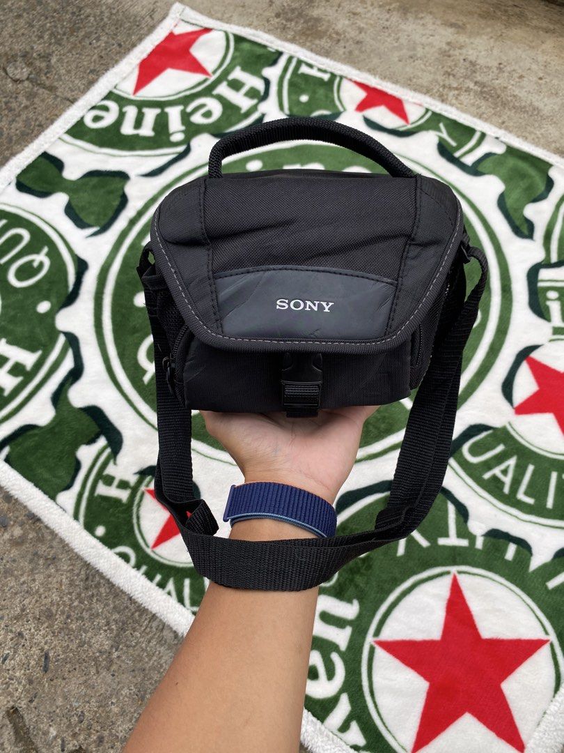Black Sony LCS-U11 Soft Carrying Case w/top handle & adjustable shoulder strap (Category: Camera Bags & Carriers) located in Manila. Submitted by kongkongthriftofficial01 (Listing ID 1460367062, Image 1). Description: -Good as new -Ready to use -Preloved item -Gently used item in perfect condition ready for its new owner .