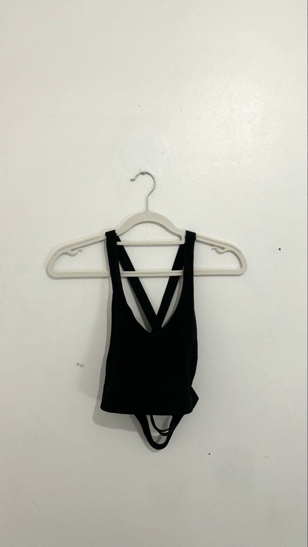 Black Strappy Cross-Back with Pad Slot (Category: Others Tops) located in Caloocan City. Submitted by buymethisandthat (Listing ID 1460450710, Image 1). Description: ✨ Black Strappy Cross-Back with Pad Slot - ₱79 📌 CONDITION • Condition: 8.5/10 • Flaws: None visible 📏 SIZE • Tag Size: No size tag • Recommended: Fits Small to Medium (Stretchy) .