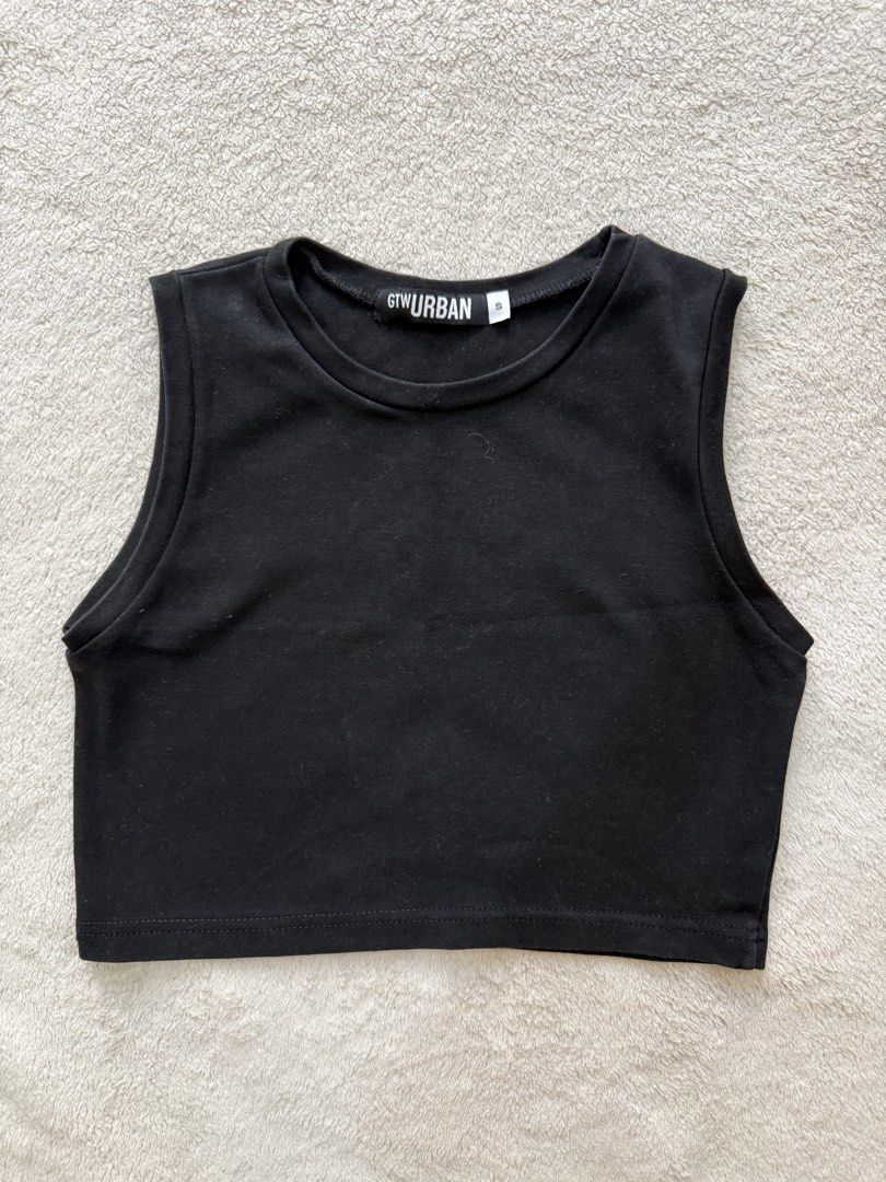 black top (Category: Sleeveless) located in Manila. Submitted by i400ayla (Listing ID 1460321124, Image 1). Description: .