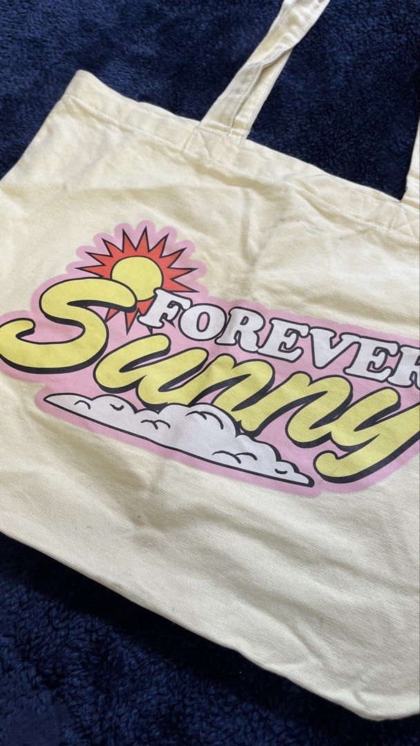 Blackbough Forever Sunny Tote Bag (Category: Tote Bags) located in Naga. Submitted by lilycheedeclutter (Listing ID 1460488344, Image 2). Description: Blackbough Tote Size: .
