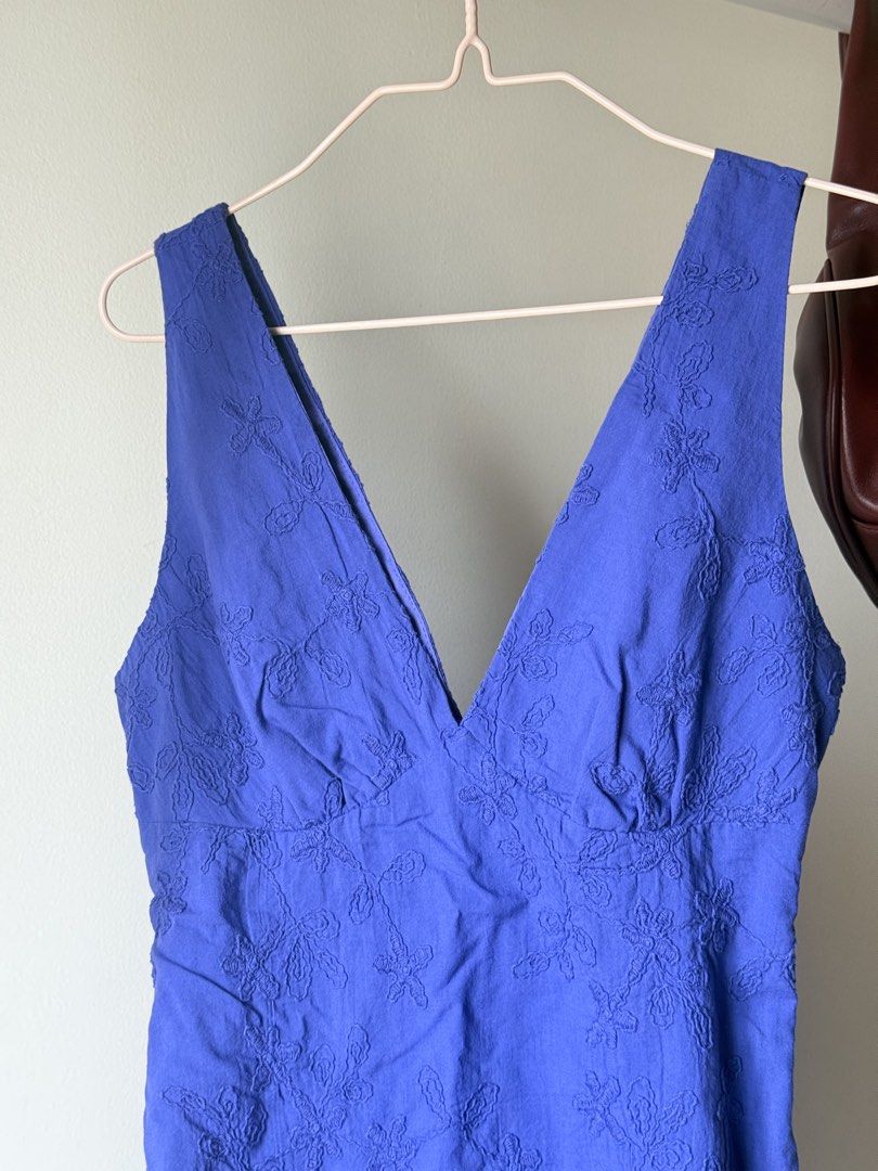 Blue Embroidered V-Neck Mini Dress (Category: Dresses) located in Cebu City. Submitted by mayanng_12 (Listing ID 1460343990, Image 3). Description: - Cute blue mini dress -size S-M - worn once.