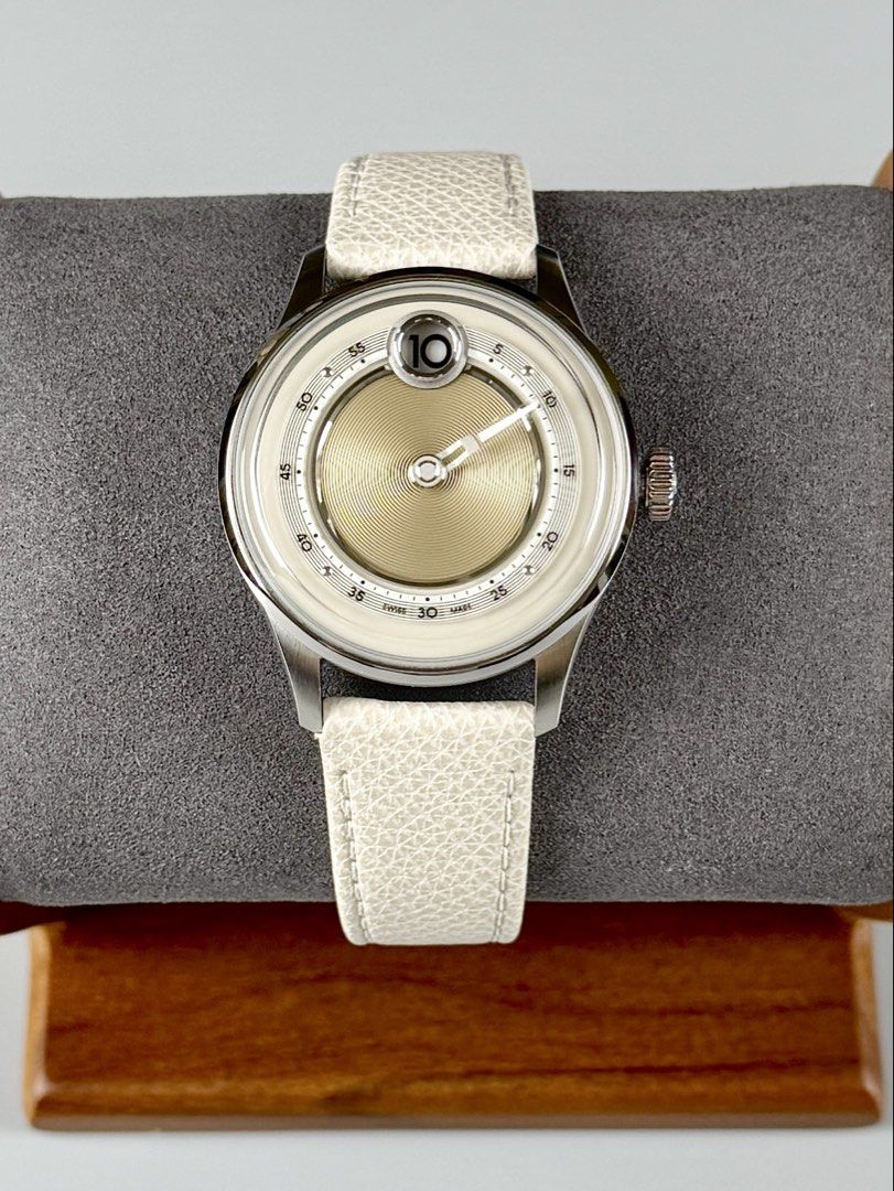 BNIB Christopher Ward “C1 Jump Hour - Dawn” Swiss Automatic (Category: Men's Watches) located in Quezon City. Submitted by fluxcapacitorjp (Listing ID 1460486268, Image 2). Description: BNIB Christopher Ward “C1 Jump Hour - Dawn” Swiss Automatic - Brand new. - Complete set. - 39mm case diameter. - Sapphire crystal with AR coating. - Stainless steel case. - Sand fine, Italian leather strap. - Dawn, patterned dial. - Luminous hand and markers. - Ju