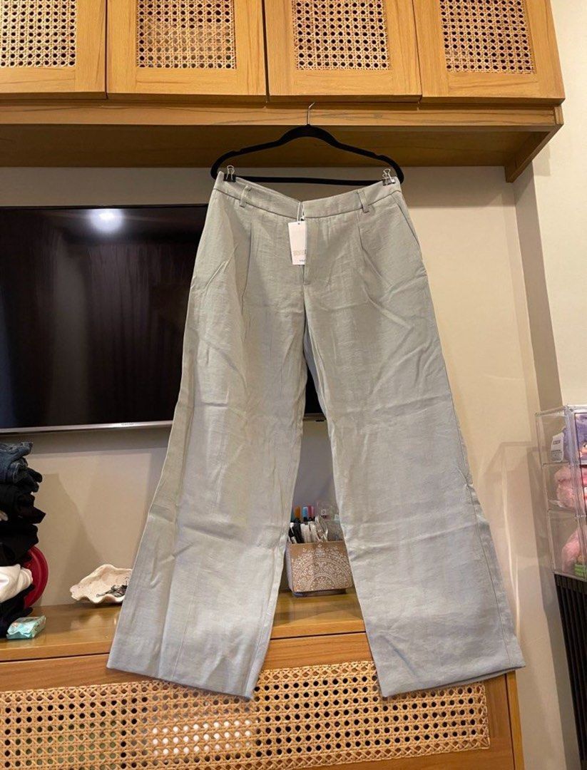 BNWT Mango Linen Wide Leg Trouser Pants (Category: Other Bottoms) located in Davao. Submitted by julyanna522 (Listing ID 1460398502, Image 1). Description: - Brand new with tag - Size EU38 - Light green shade in actual (sage) - Bought it for ₱1495 - FREE SF .