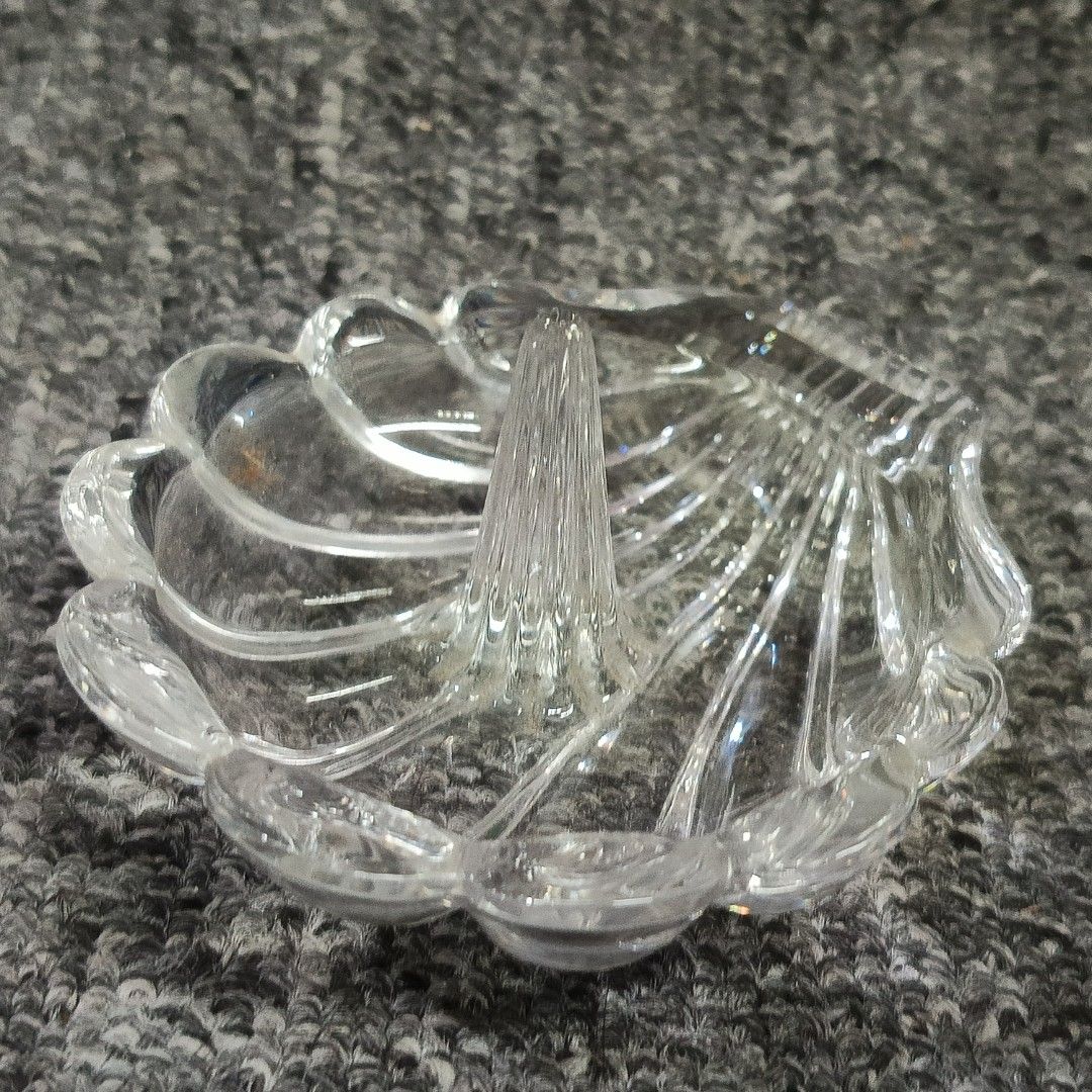BOHEMIA Bohemian Glass Ring Tray | W (Category: Vases & Decorative Bowls) located in Meycauayan. Submitted by redmants2011 (Listing ID 1460341178, Image 1). Description: .