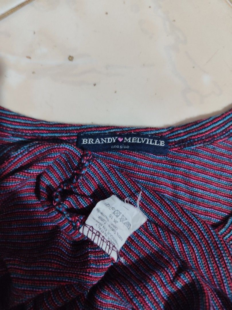 BRANDY MELVILLE SHIRT (Category: Shirts) located in Pagadian. Submitted by hidden_gems. (Listing ID 1460433641, Image 2). Description: L 19 W 14 COLOR 10/10 NO ISSUE.