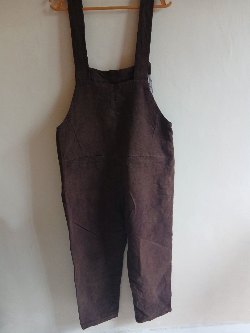 Brown Overalls with Straps (Category: Jumpsuits) located in Tayabas. Submitted by ahrcelllego (Listing ID 1460319320, Image 1). Description: - Brown overalls with adjustable straps - Features two front pockets - Slightly textured fabric for a unique look - Ideal for casual wear - Versatile and easy to style with various tops.