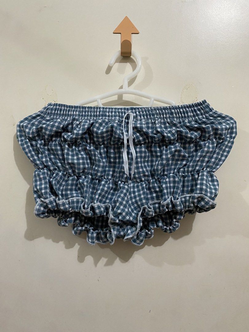 BSCO Blue Gingham Ruffle Shorts (Category: Shorts) located in Taguig. Submitted by maly01_ (Listing ID 1460399541, Image 1). Description: - used once dm for inquiries :).
