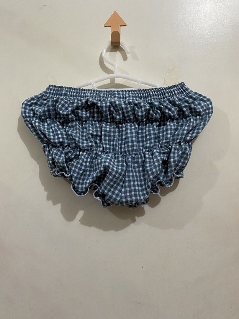 BSCO Blue Gingham Ruffle Shorts (Category: Shorts) located in Taguig. Submitted by maly01_ (Listing ID 1460399541, Image 3). Description: - used once dm for inquiries :).