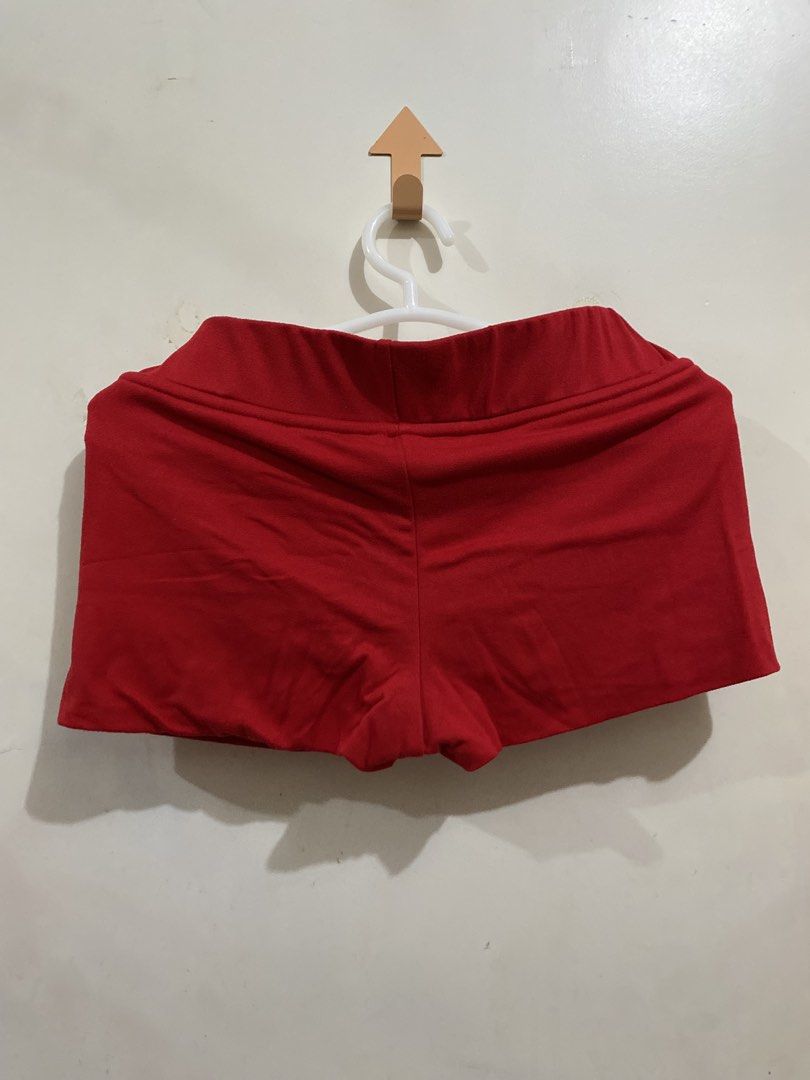 BSCO Red Fitted Lounge Shorts (Category: Shorts) located in Taguig. Submitted by maly01_ (Listing ID 1460405441, Image 3). Description: - used once dm for inquiries :).