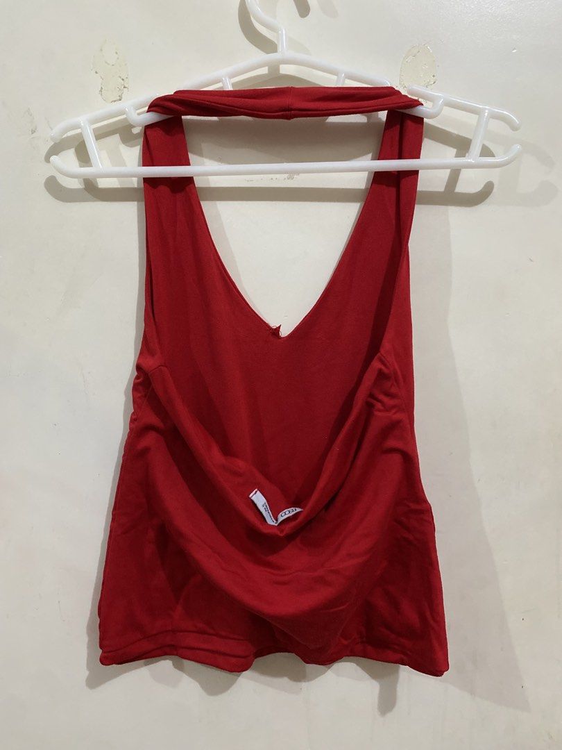BSCO Red Halter V-Neck Tank Top (Category: Sleeveless) located in Taguig. Submitted by maly01_ (Listing ID 1460401726, Image 2). Description: - has small hole/minor thread flaw (see photo) dm for inquiries :).