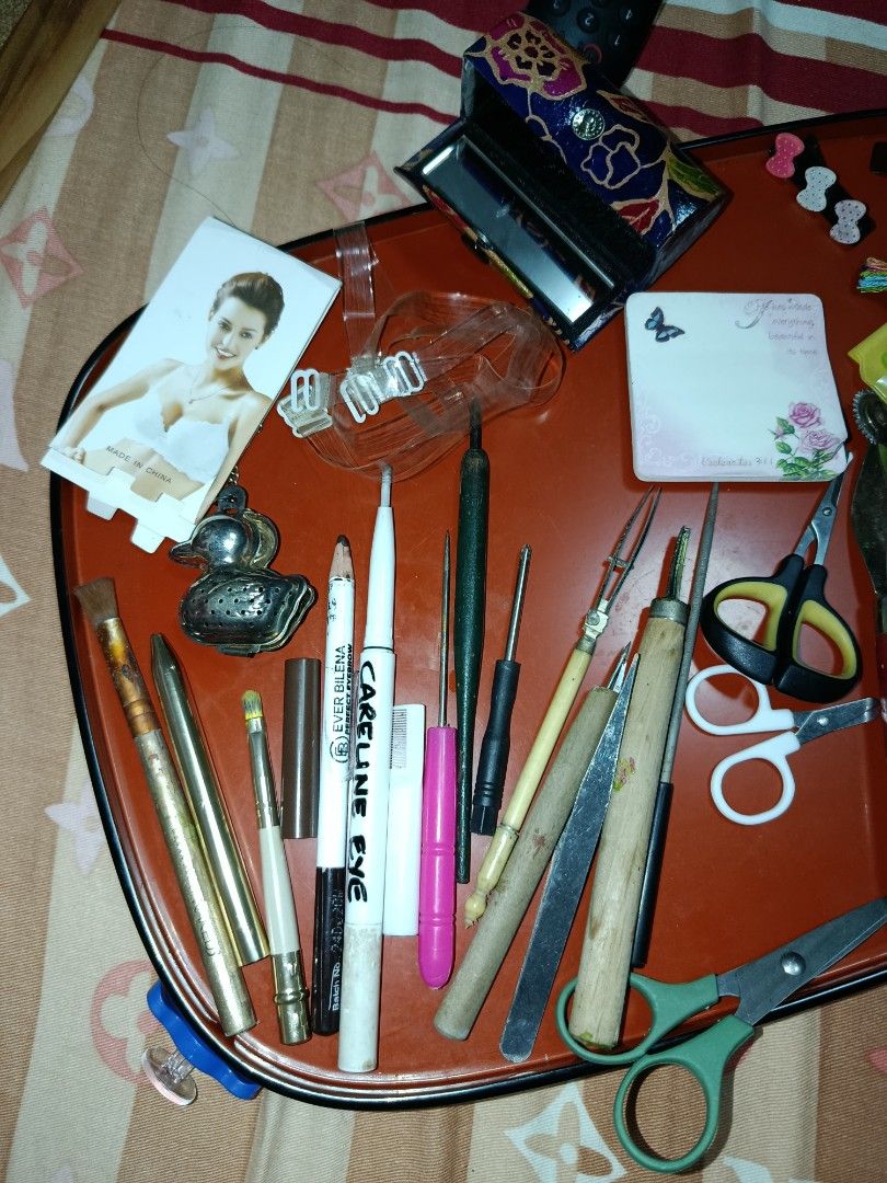 Bundle anik anik eyebrow pencil etc scissors (Category: Craft Supplies & Tools) located in Quezon City. Submitted by kristal68 (Listing ID 1460448423, Image 2). Description: .