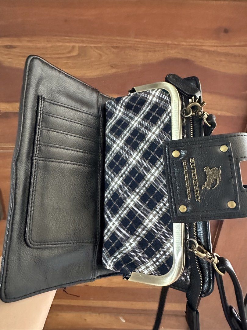 Burberry (Category: Luxury Bags & Wallets) located in Cainta. Submitted by 3rd_street.onlineshop (Listing ID 1460504102, Image 3). Description: Auth. No issue. Pristine condition ( PRELOVED ) Japan thrift Sf not included Payment first .