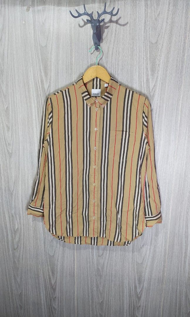 Burberry Chekered Cotton Button Up Long Sleeve (Category: Longsleeves) located in Milaor. Submitted by lootinout (Listing ID 1460316329, Image 1). Description: Burberry Chekered Cotton Button Up Long Sleeve ✅Size: XL ✅Width: 20 ✅Length: 28 ✅Sleeve: 22.5 ✅Color Rate: 9.5/10 ✅No Issue ✅Need Wash ✅Location: Bicol Naga City, Camarines Sur ✅Courier: J&T Express/Flash Express ✅MOP: Gcash only.