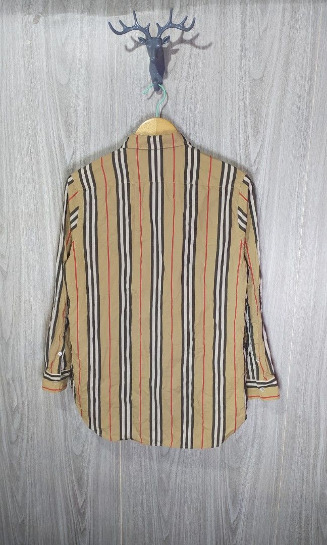 Burberry Icon Stripe Long Sleeve (Category: Others Tops) located in Naga. Submitted by secondspinv2 (Listing ID 1460352145, Image 3). Description: Burberry Icon Stripe Long Sleeve ✅Size: XL ✅Width: 20 ✅Length: 28 ✅Sleeve: 22.5 ✅Color Rate: 9.5/10 ✅No Issue ✅Need Wash ✅Location: Bicol Naga City, Camarines Sur ✅Courier: J&T Express/Flash Express ✅MOP: Gcash only.