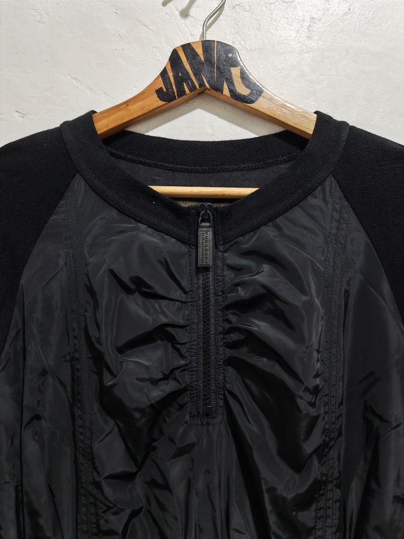BURBERRY LONDON BLACK COAT (Category: Coats, Jackets and Outerwear) located in Pili. Submitted by janrypalmerodelima (Listing ID 1460437419, Image 3). Description: BURBERRY LONDON BLACK COAT DIMES: 17X33.5 CONDITION: GOOD COLOR RATE: 9.7/10 ISSUE: SEE LAST 2 PHOTO .